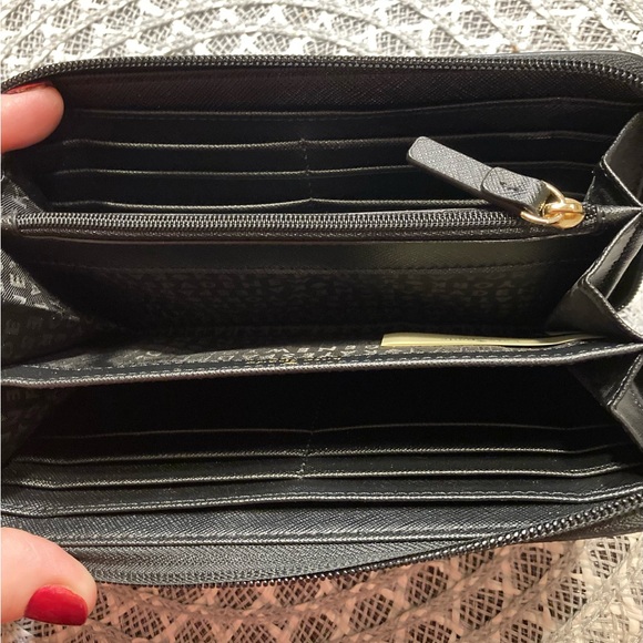 Kate Spade wallet - Picture 2 of 3